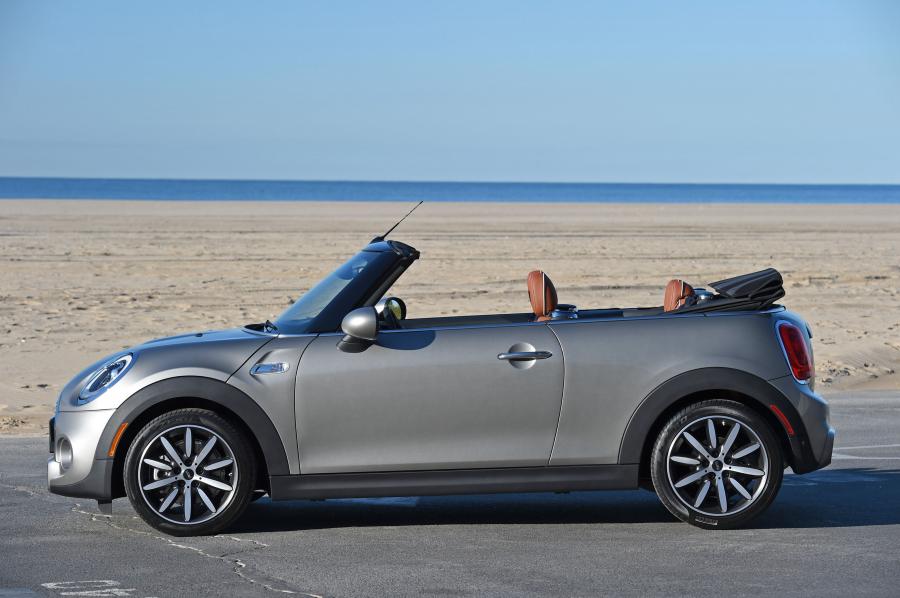  Mini Cooper S Cabrio 2016 года  (US) (фото 11 из 30)